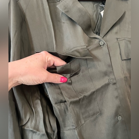 NEW! T Tahari Airflow Boxy Long Sleeve Camp Blouse Women’s Size 3X - Picture 7 of 15